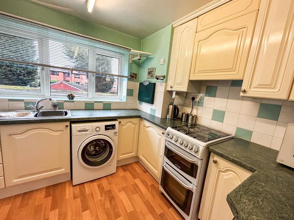 Property photo 3 of 9 Kitchen 1.Jpg