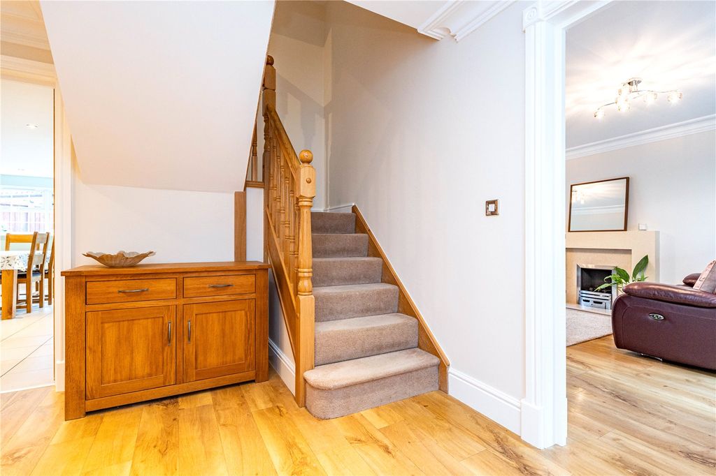 Property photo 2 of 26 Picture No. 15