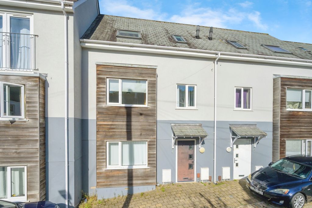 Property photo 1 of 18 Photo