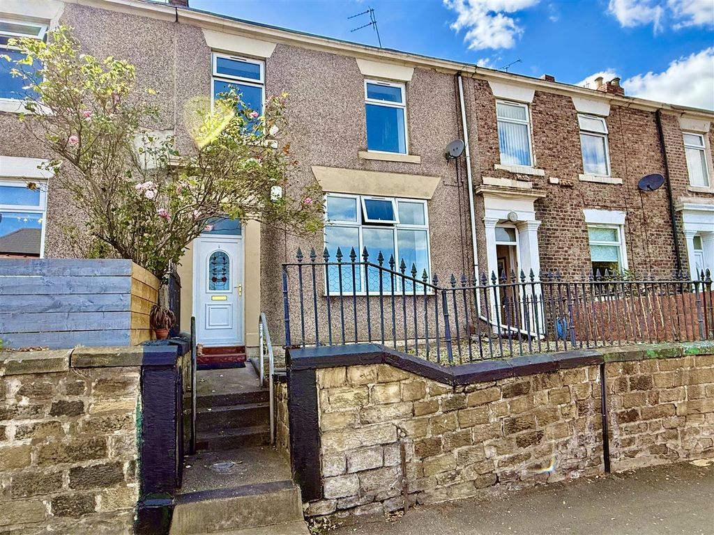 Property photo 1 of 11 External