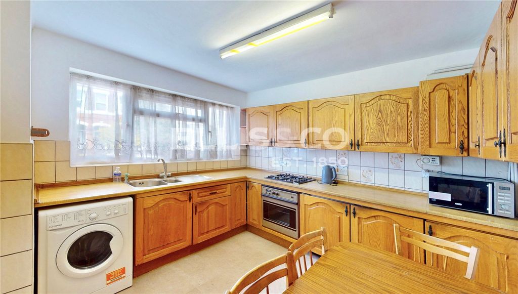 Property photo 2 of 12 Picture No. 28