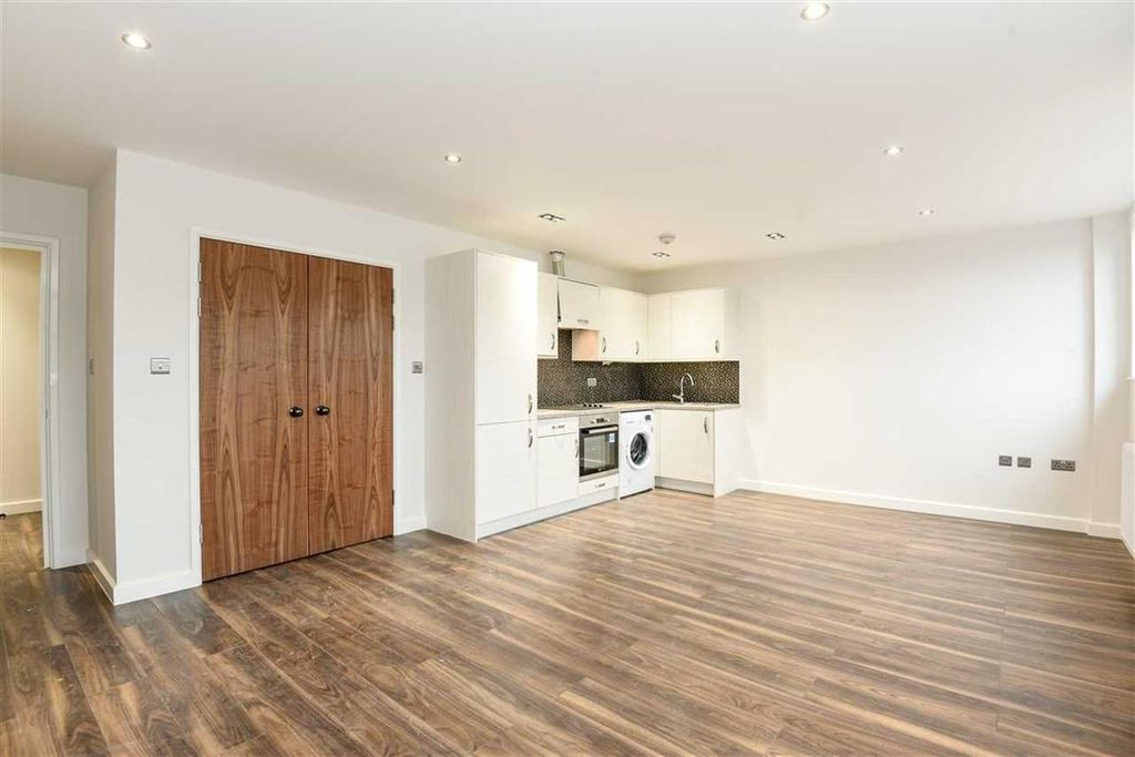 Property photo 1 of 4