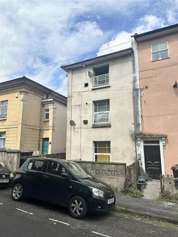 Property photo 1 of 5 Front Exterior Of A Multi-Storey Townhouse...