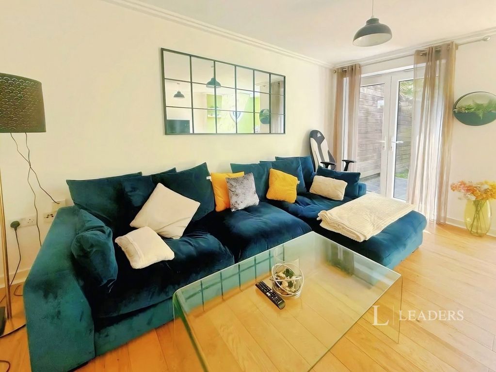 Property photo 2 of 8 Pbox-Img.Jpg