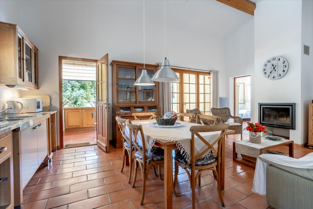 Property photo 2 of 22 Image