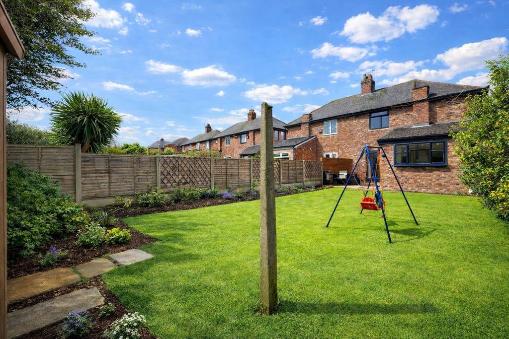 Property photo 2 of 24