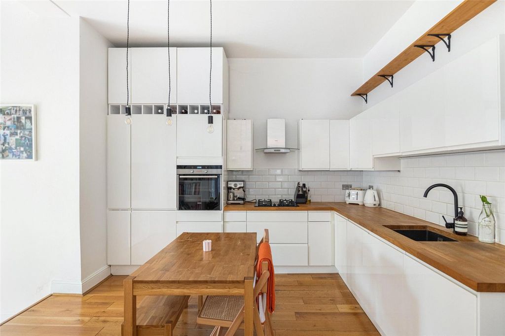 Property photo 3 of 19 Picture No. 09