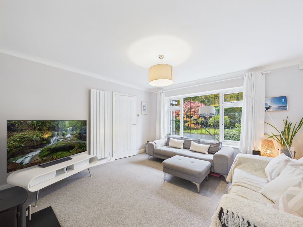 Property photo 2 of 19 Cam01354G0-Pr0611-Still003