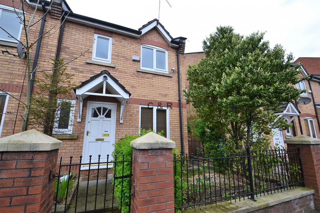 Property photo 1 of 13 3 Bedroom Terraced For Rent