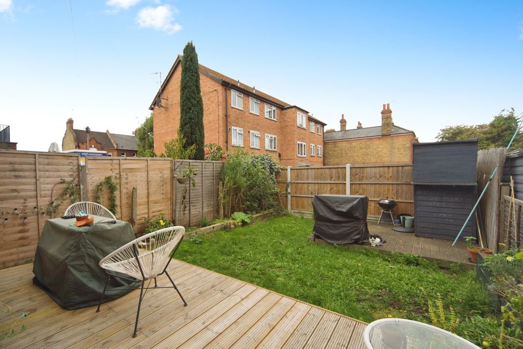 Property photo 3 of 17 Photo