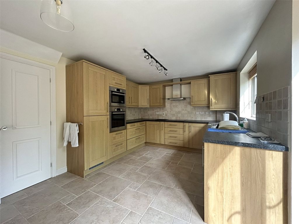 Property photo 3 of 20 Picture No. 29