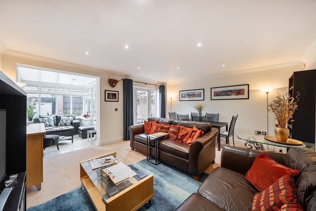 Property photo 3 of 25