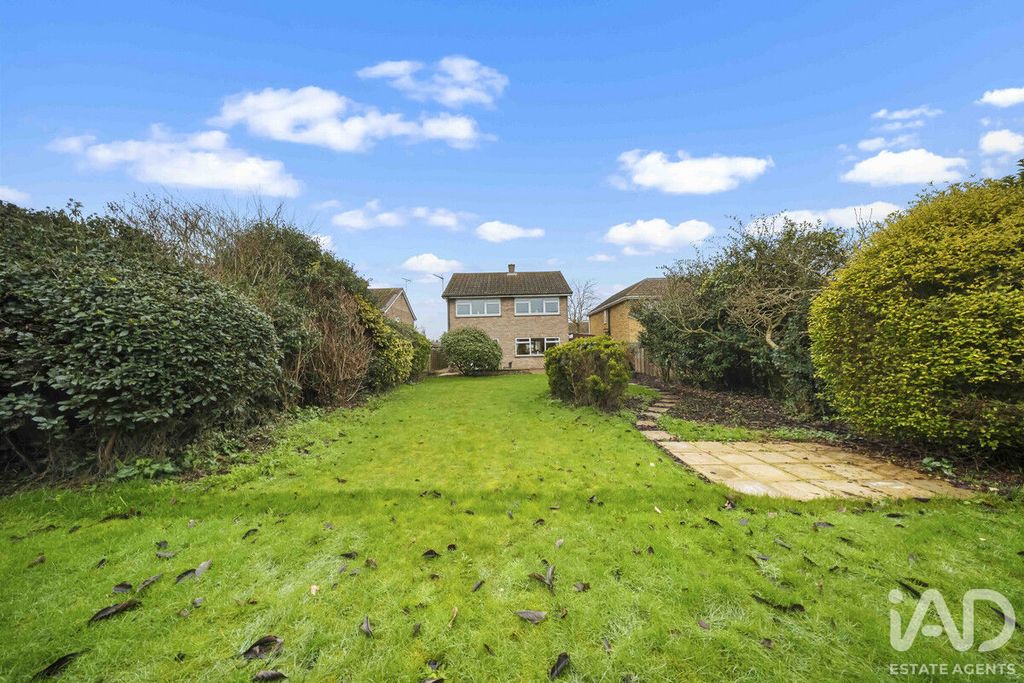 Property photo 2 of 31