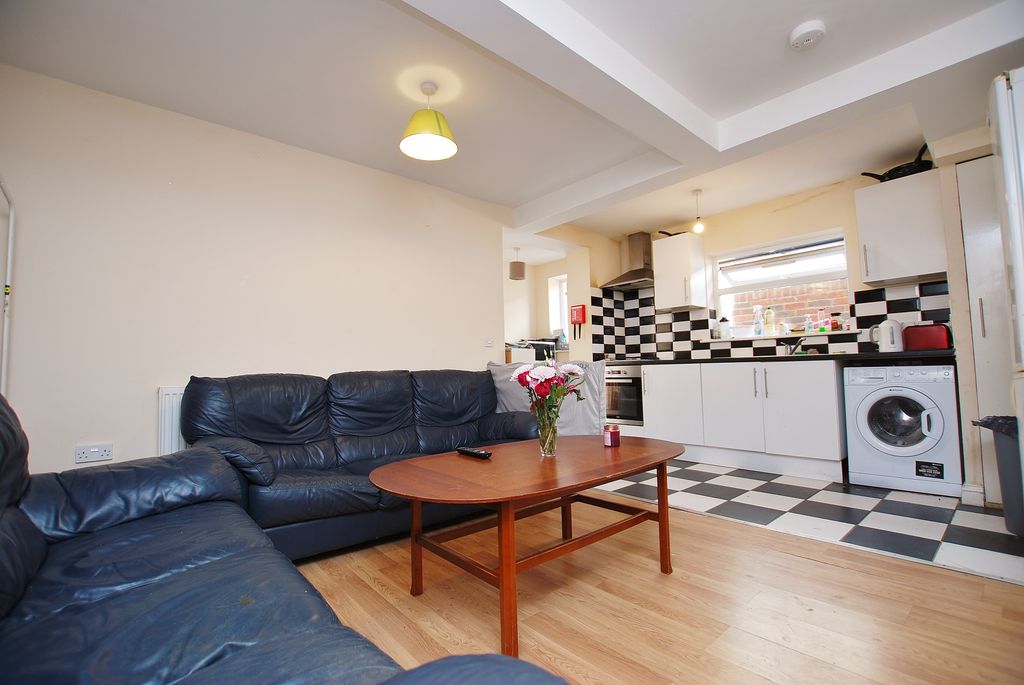 Property photo 2 of 10 Photo 02