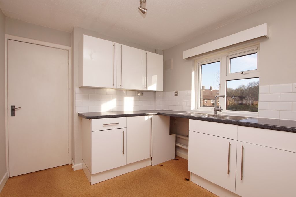 Property photo 3 of 14 Kitchen