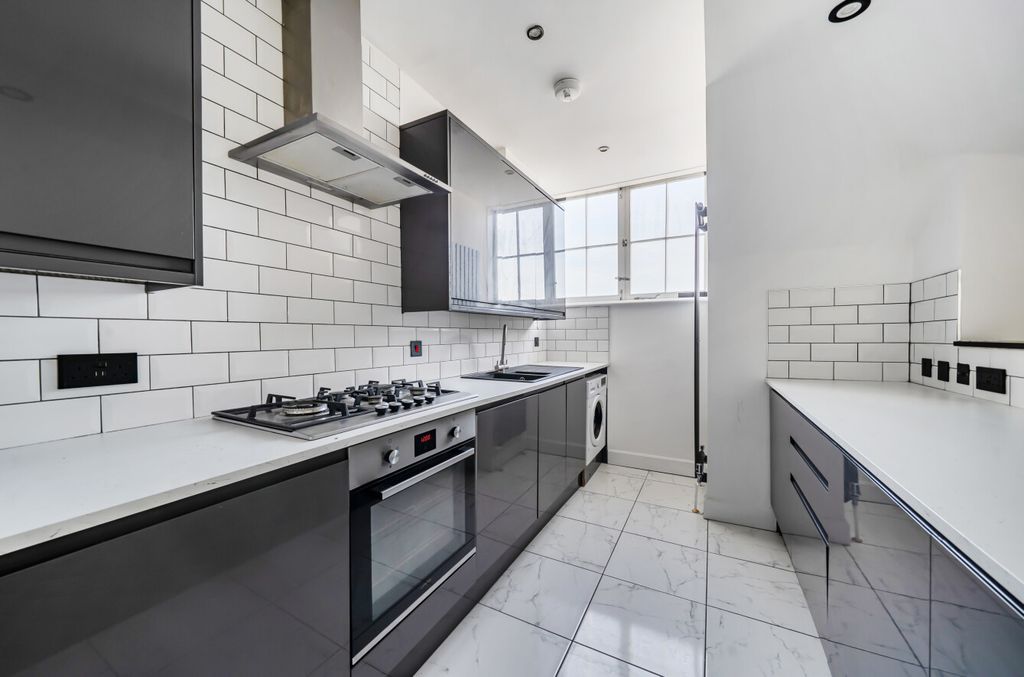 Property photo 2 of 16 1529566-14-6Abfdc...