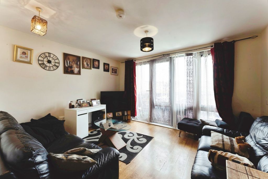 Property photo 3 of 20 Open Plan Living