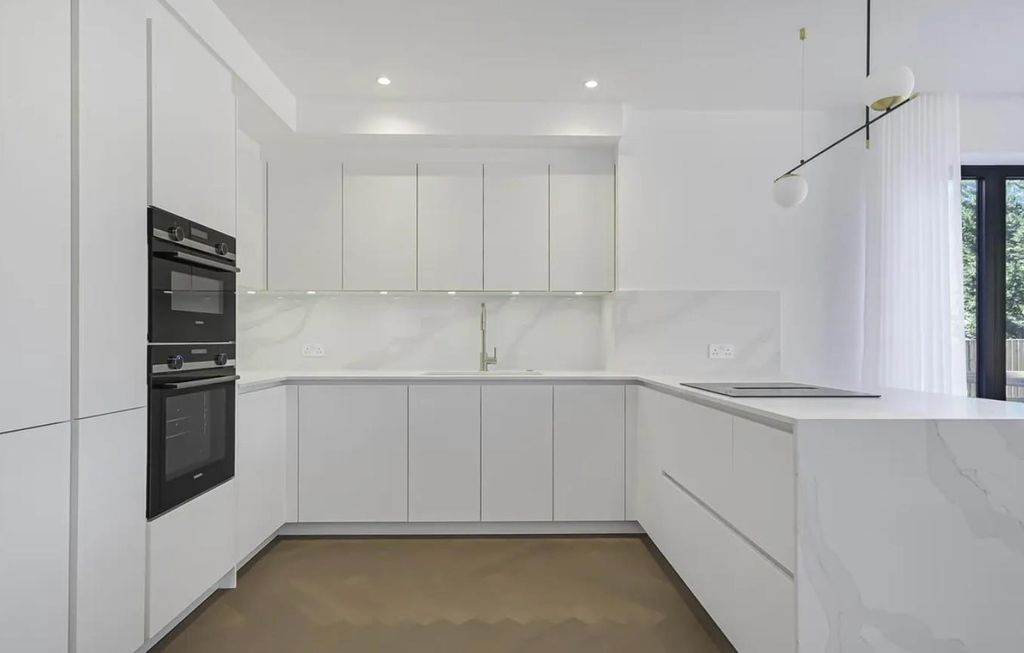 Property photo 2 of 10 B.Jpg