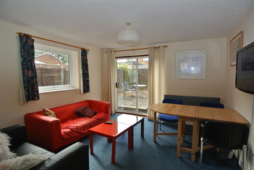 Property photo 2 of 16 Lounge 1.Jpg