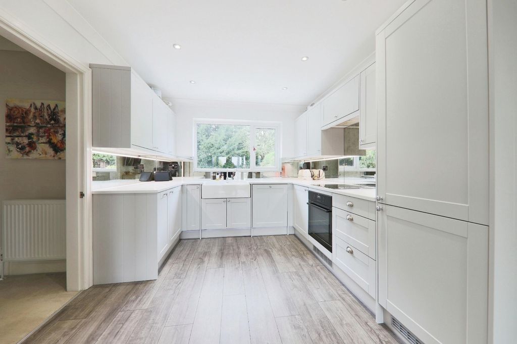 Property photo 3 of 18 4620852