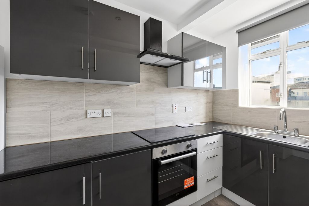 Property photo 1 of 20 Kitchen