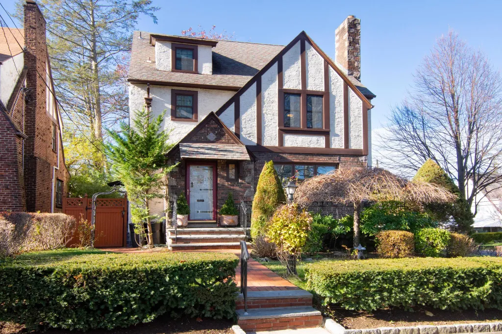 Property photo 1 of 30
