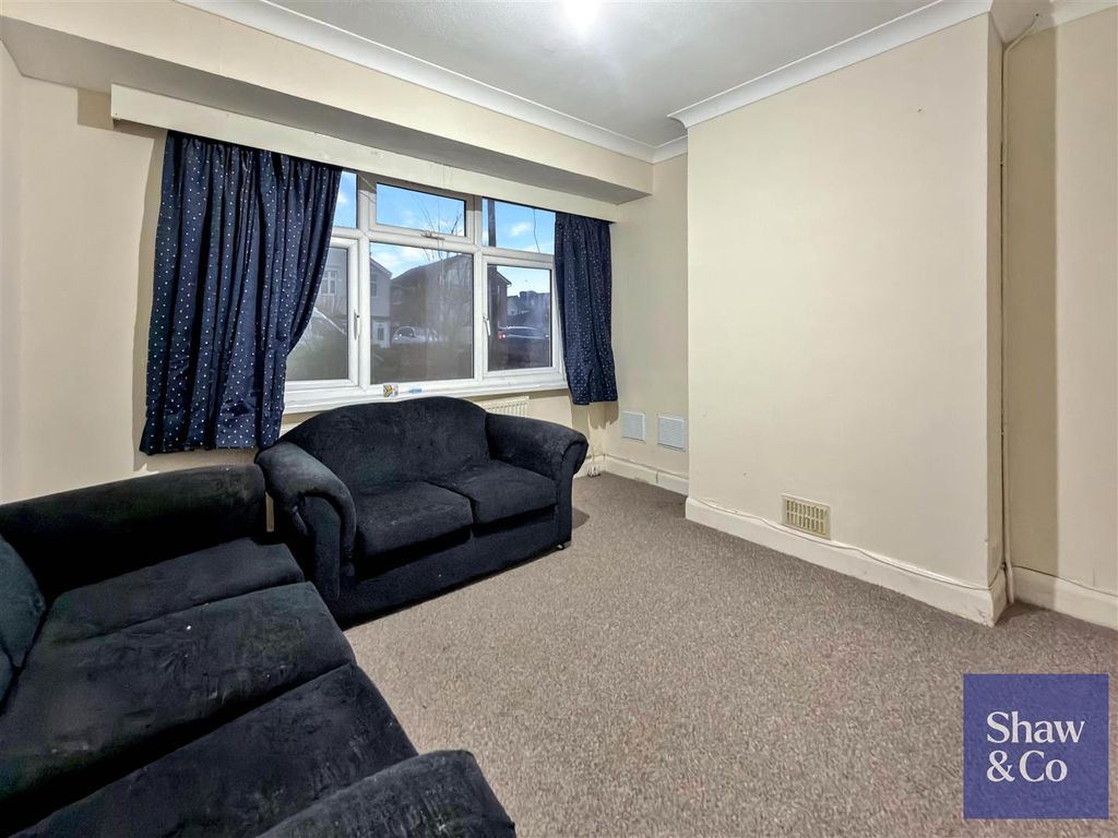 Property photo 2 of 8 Living.Jpeg