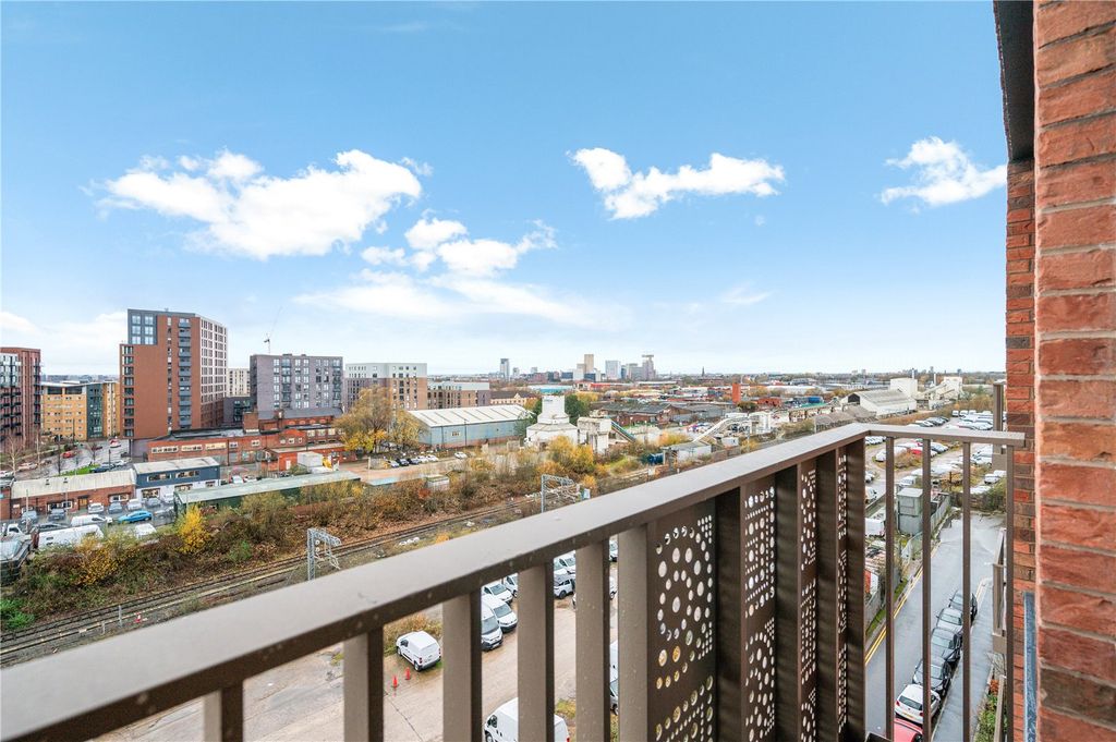 Property photo 3 of 22 Picture No. 03