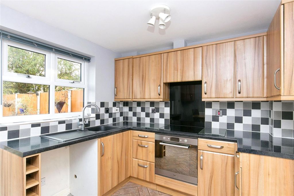 Property photo 3 of 14 Kitchen