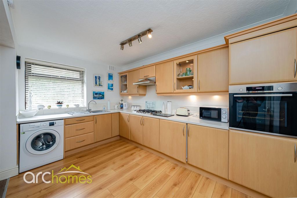 Property photo 3 of 34 Ling-7.Jpg