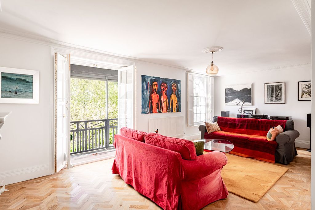 Property photo 3 of 23