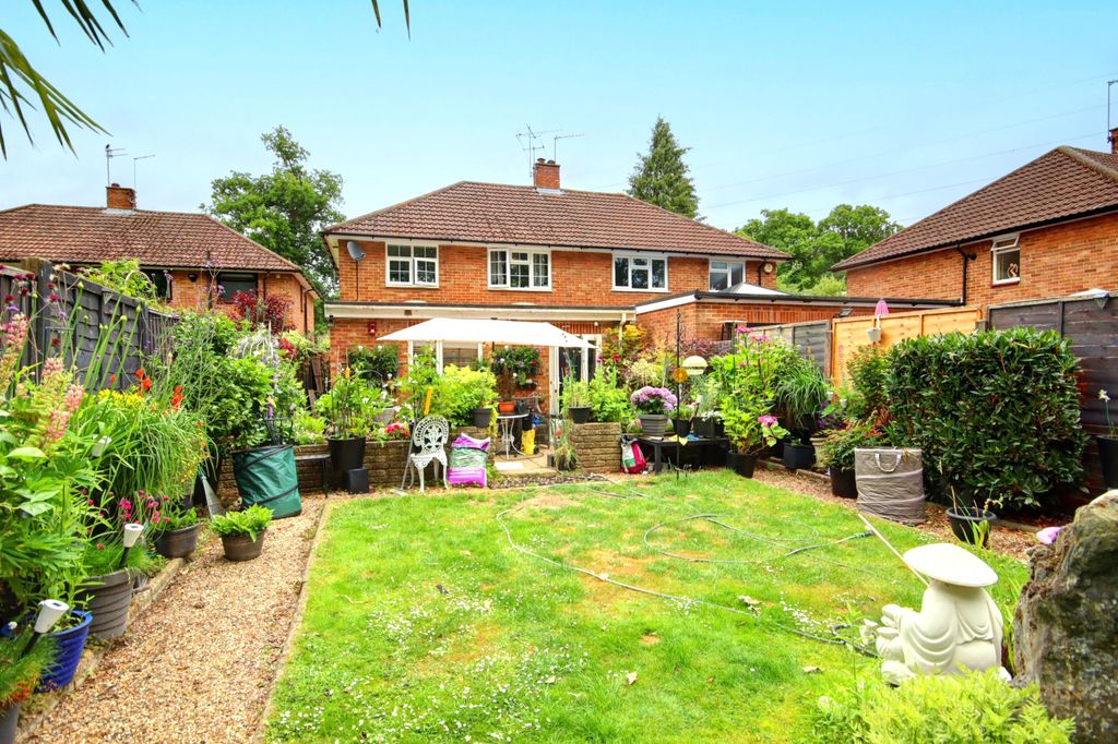 Property photo 2 of 18 Garden 4A