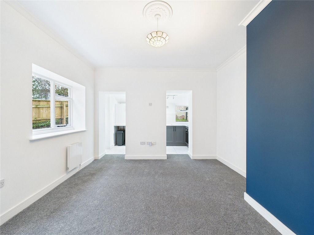 Property photo 2 of 14 Picture No. 04