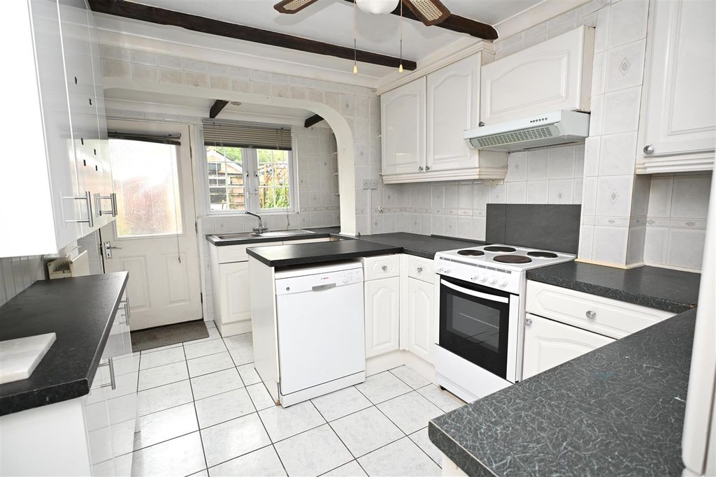 Property photo 2 of 14 Kitchen