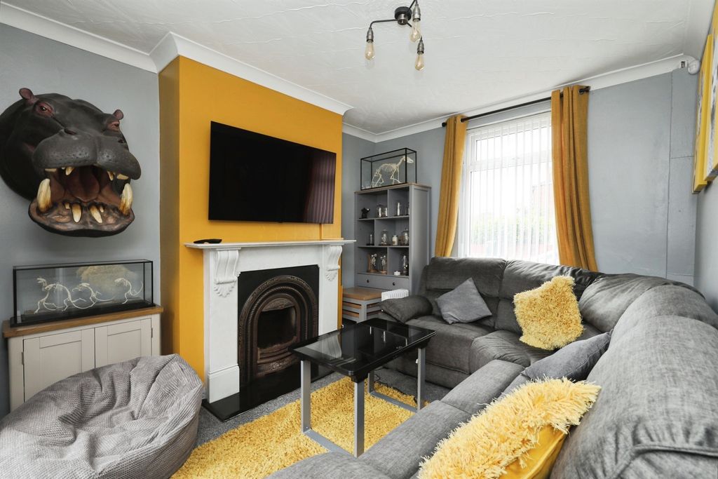 Property photo 3 of 17