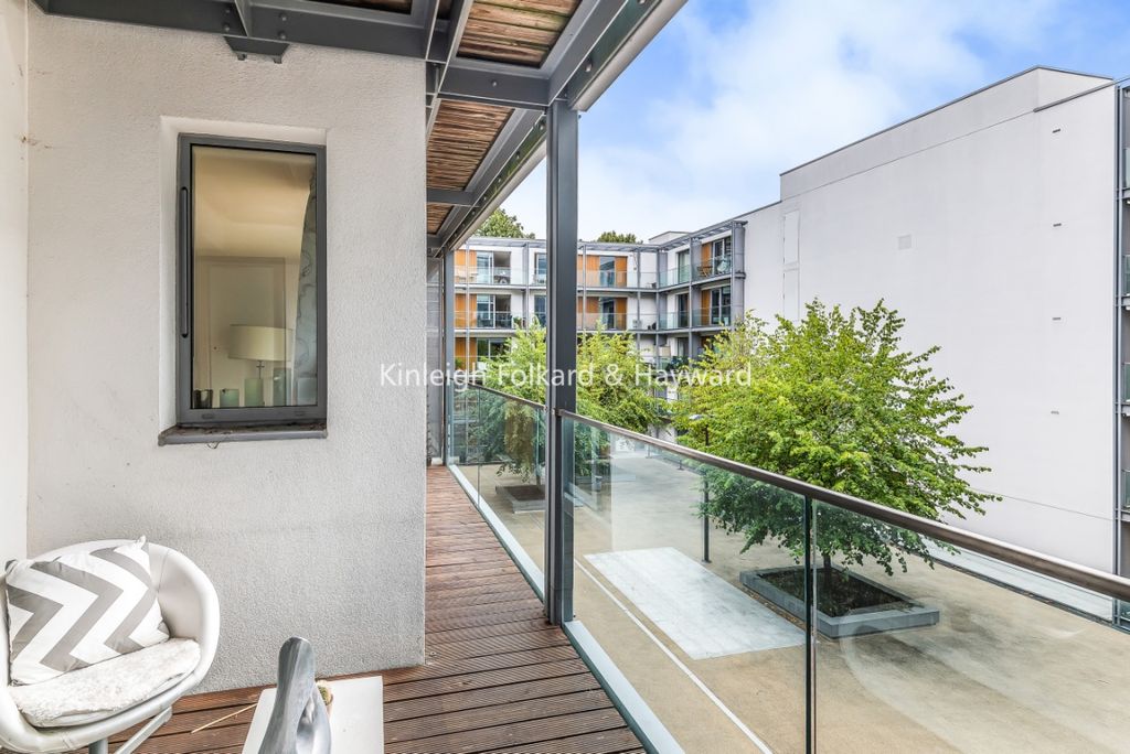 Property photo 3 of 7 Fa93Ed19-1468-4E5d-9
