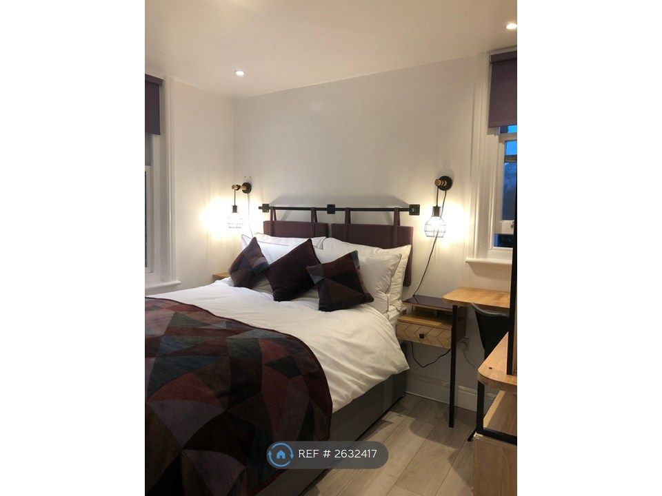 Property photo 1 of 15 Double Bedroom