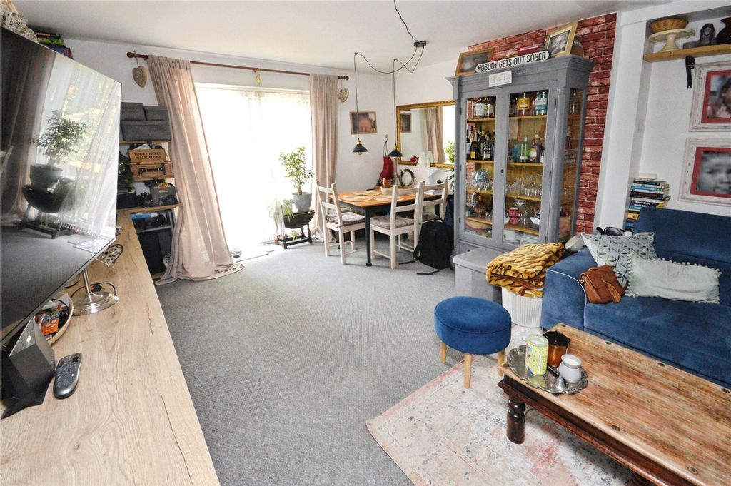 Property photo 2 of 12 Picture No. 01