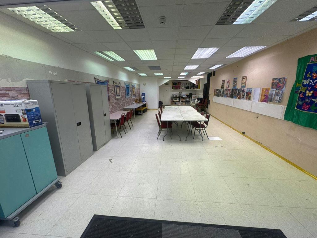 Property photo 3 of 8 1000014287.Jpg