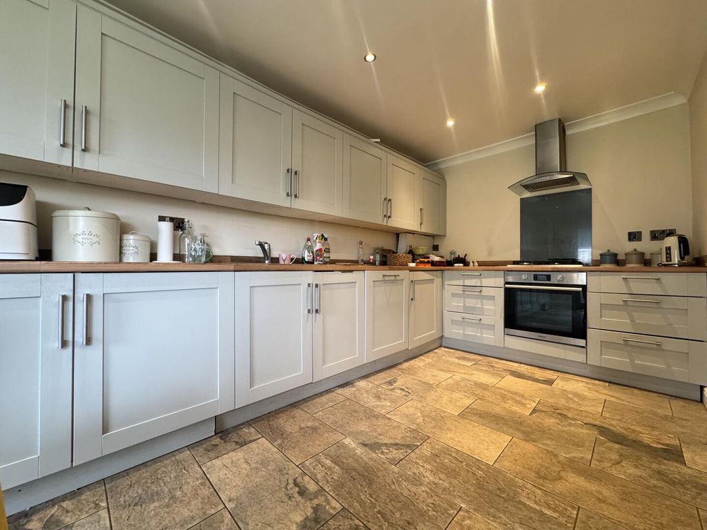 Additional image 9 of 3 bed semi-detached house for saleGordon Road, Grays RM16