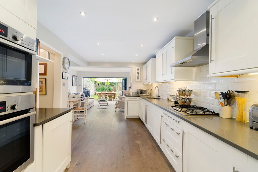 Property photo 2 of 14 Picture No. 30