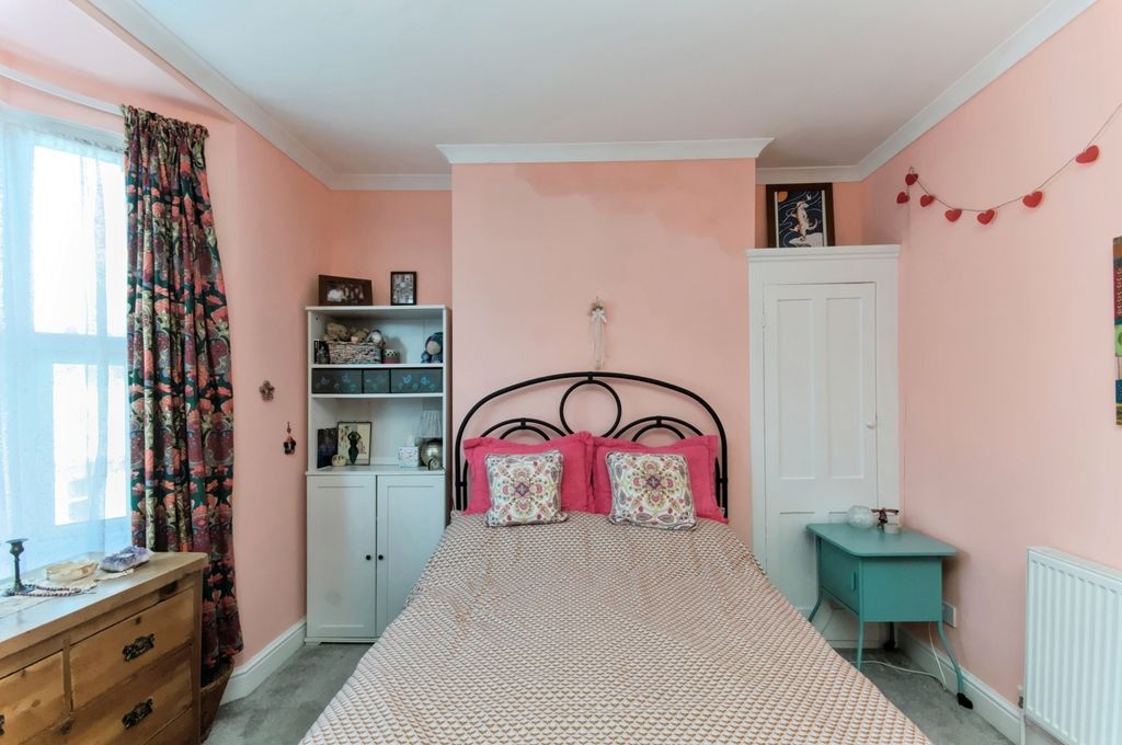 Property photo 3 of 24 Pbox-Img.Jpg
