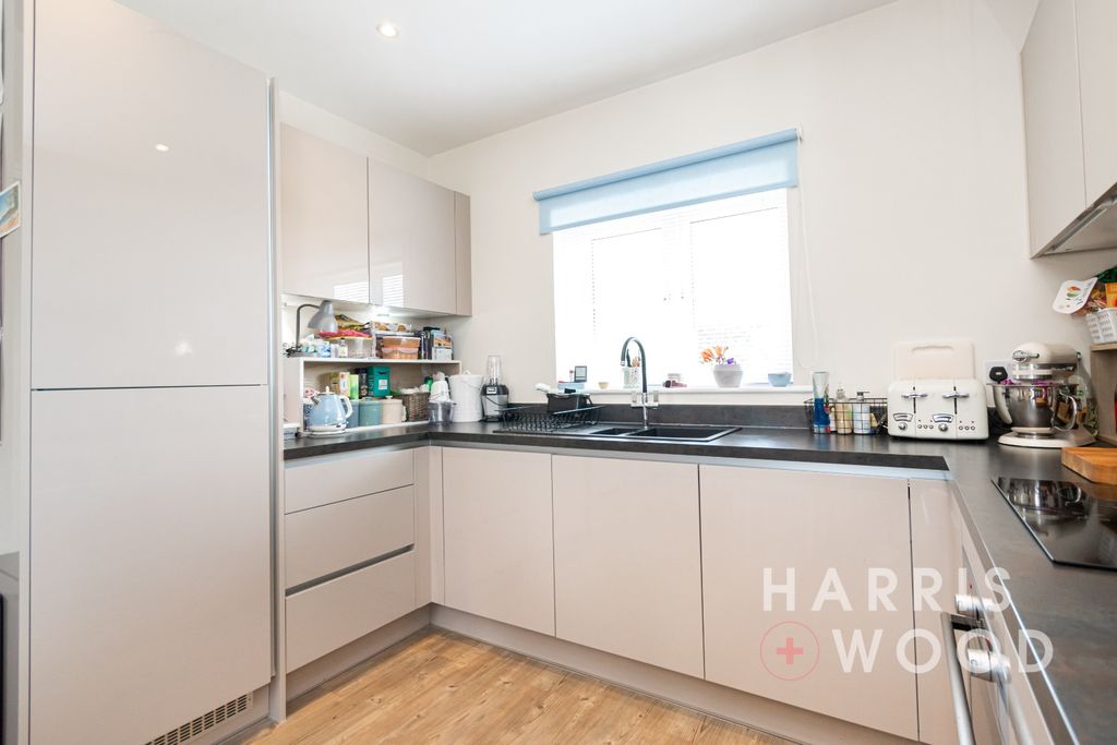 Property photo 2 of 14 4426822