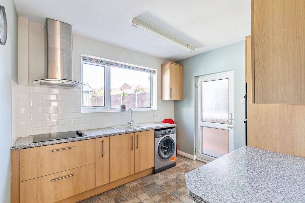 Property photo 3 of 17