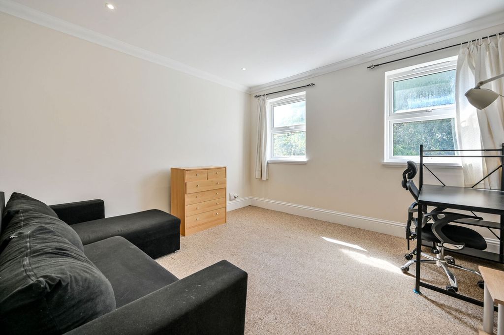 Property photo 2 of 7