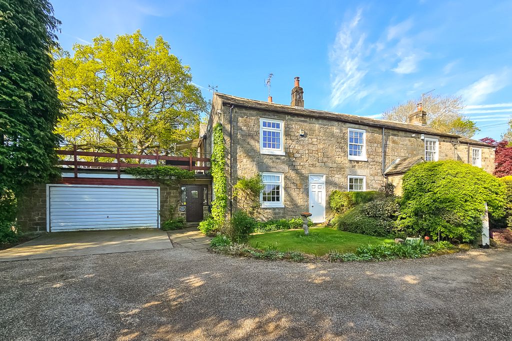 Property photo 2 of 28