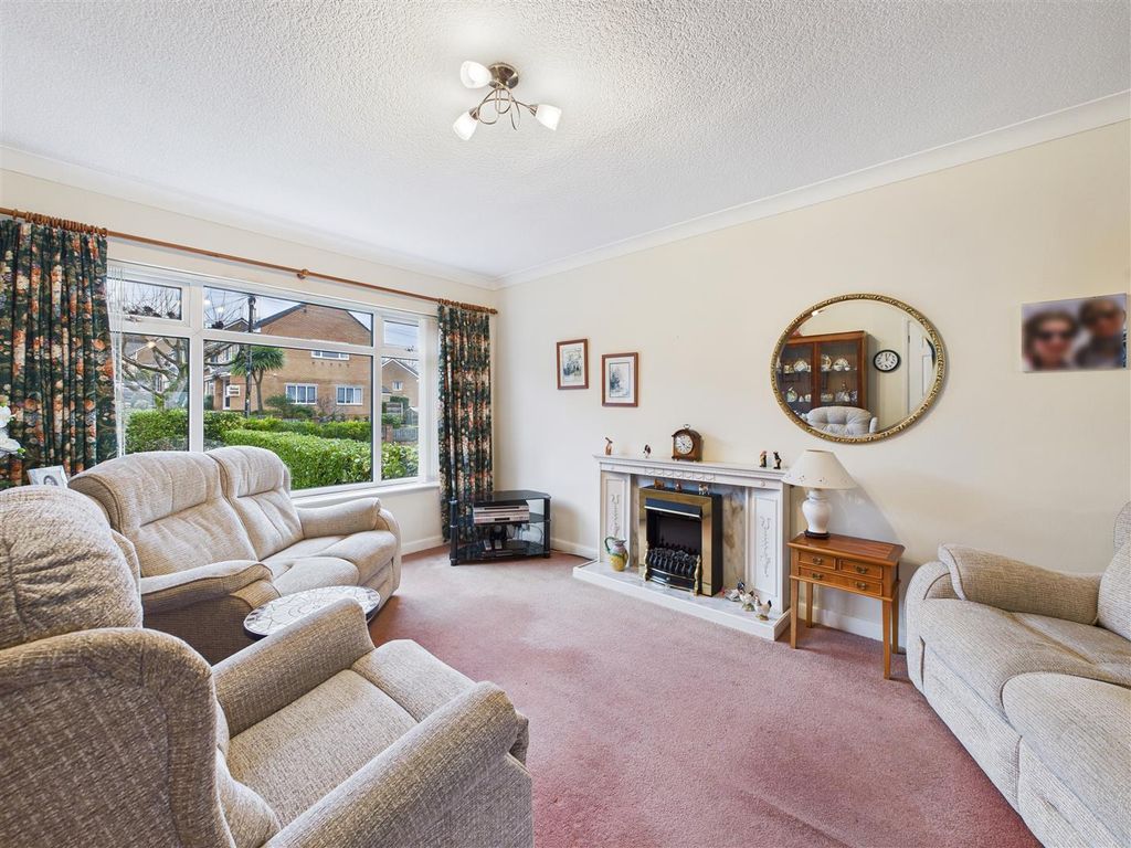 Property photo 3 of 17 Cam05476G0-Pr0094-Still022.Jpg