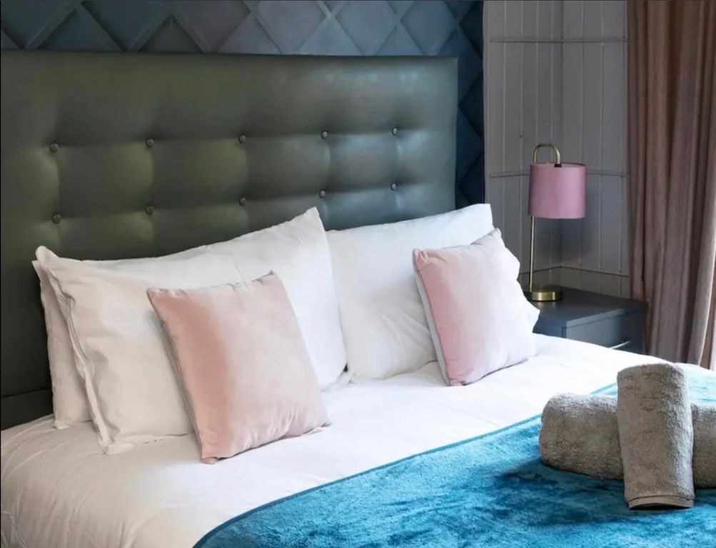 Property photo 1 of 16 Cover