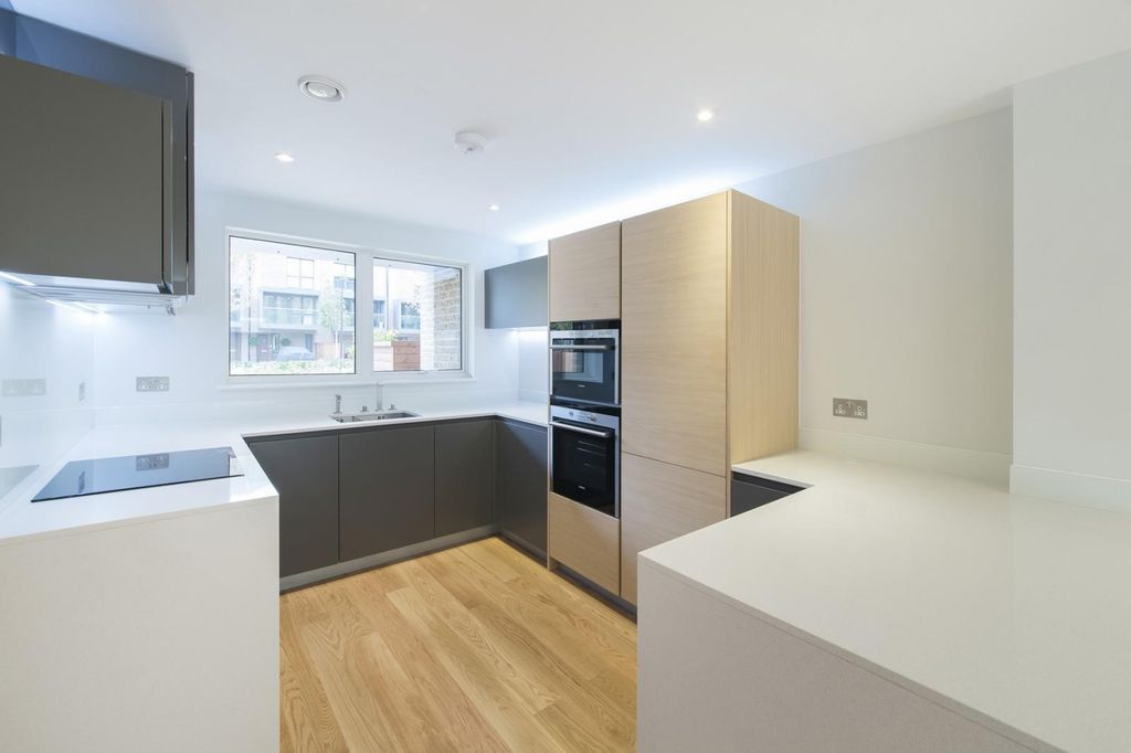 Property photo 1 of 13 Image