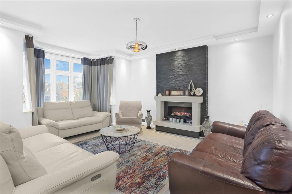 Property photo 3 of 29 1605660203 - 26.Jpg